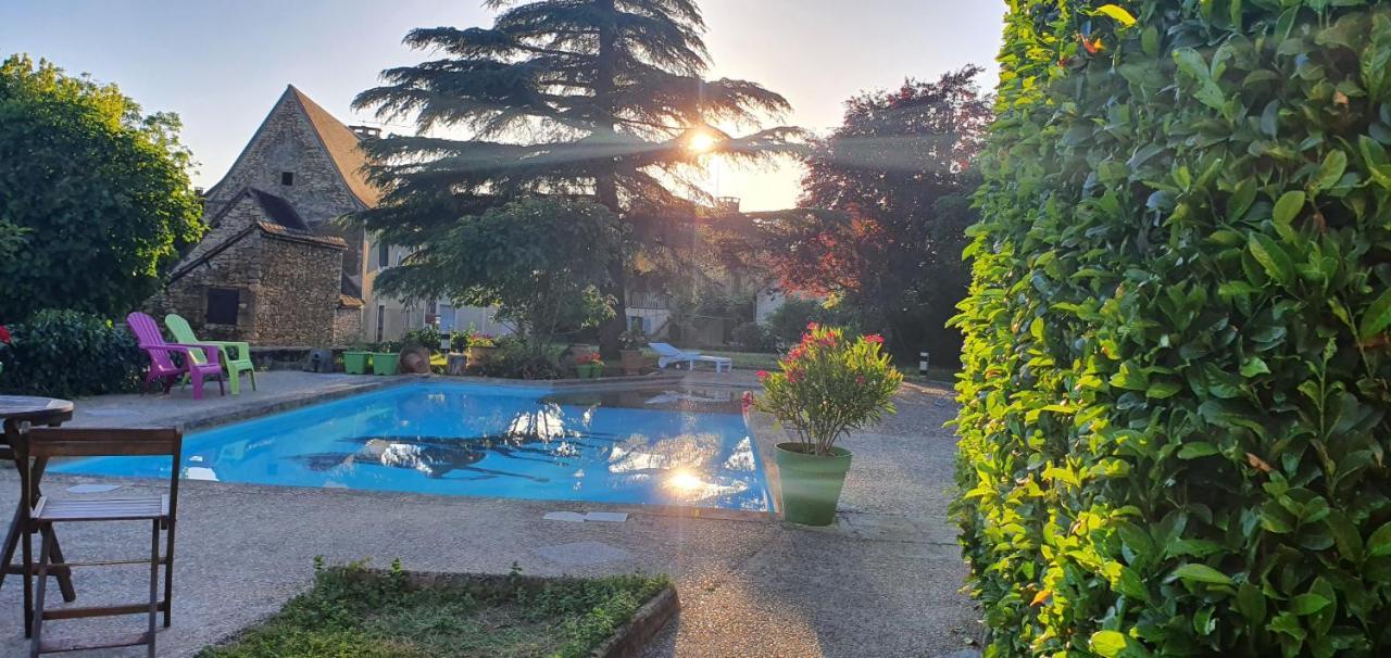 Auberge Du Relais D Auniac Hotel Bar Restaurant Piscine 昂格拉尔诺扎克 外观 照片
